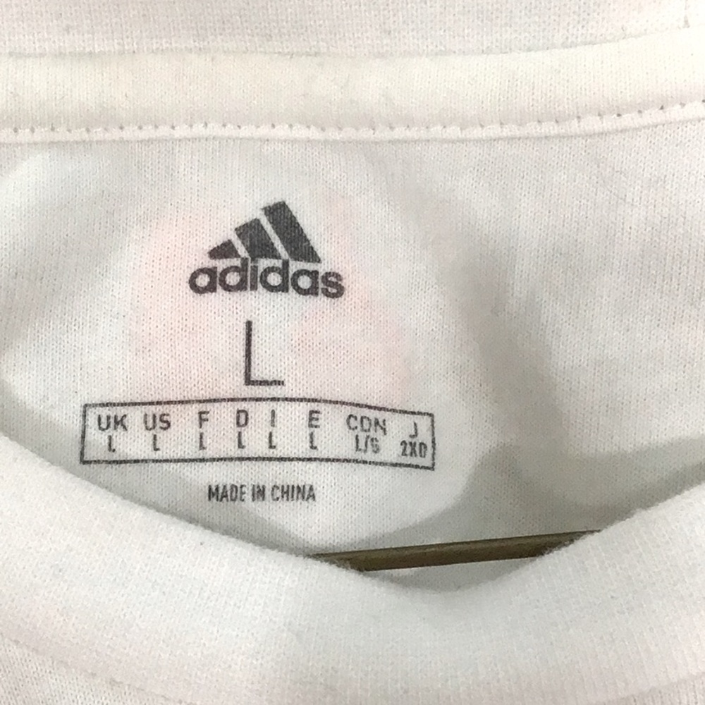 Adidas T-shirt size Large Tiger themed! 😻Juventus - Picture 5 of 7
